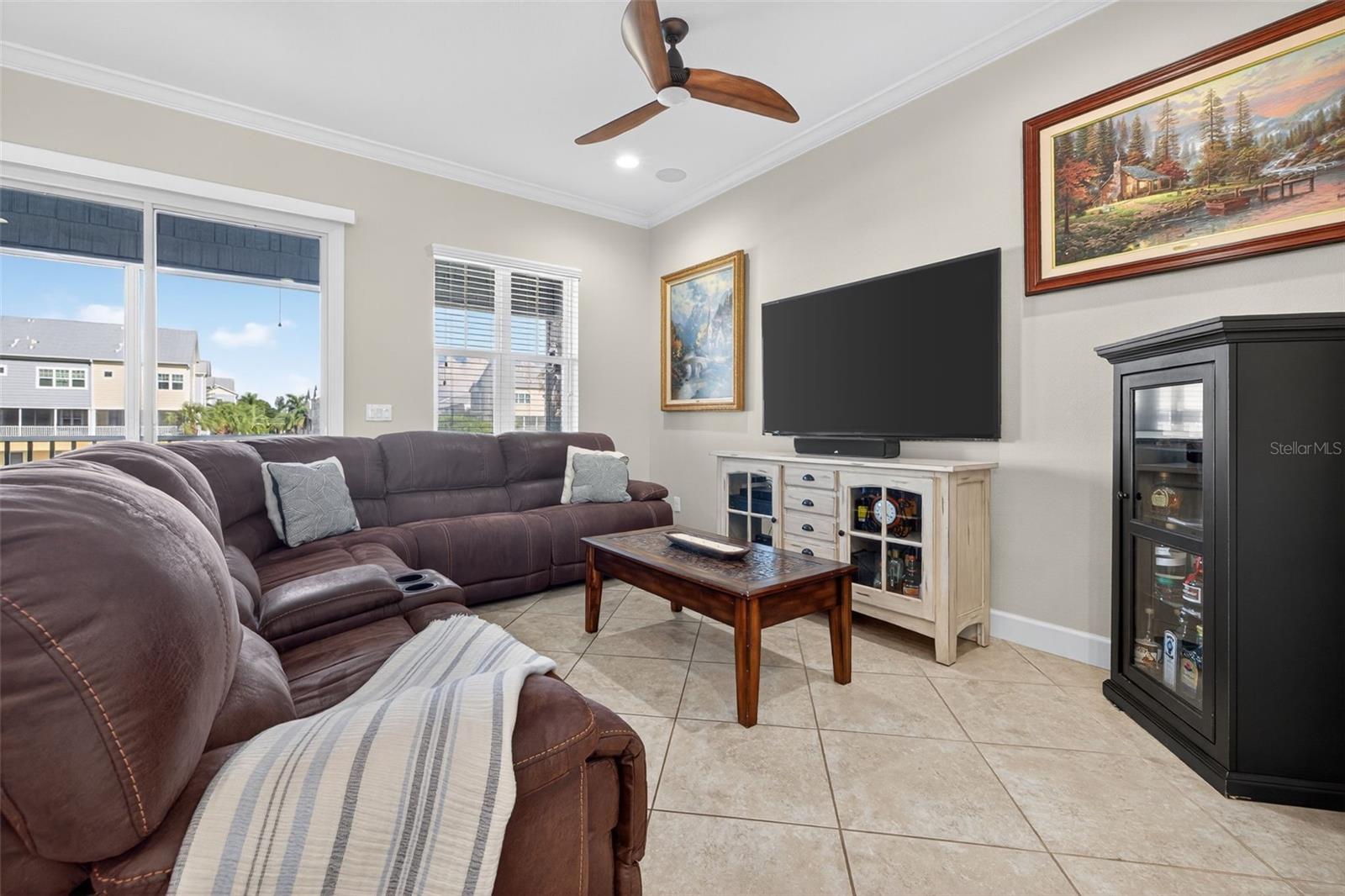 Image 4 of 46 For 6080 Moorings Drive S