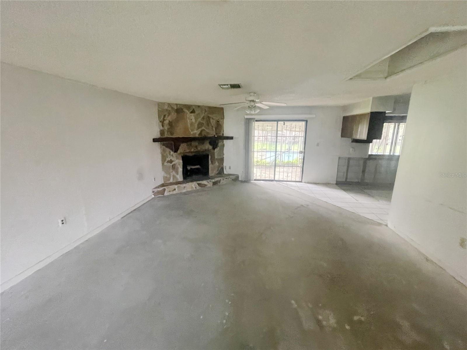 Image 2 of 10 For 5325 Creekmur Drive
