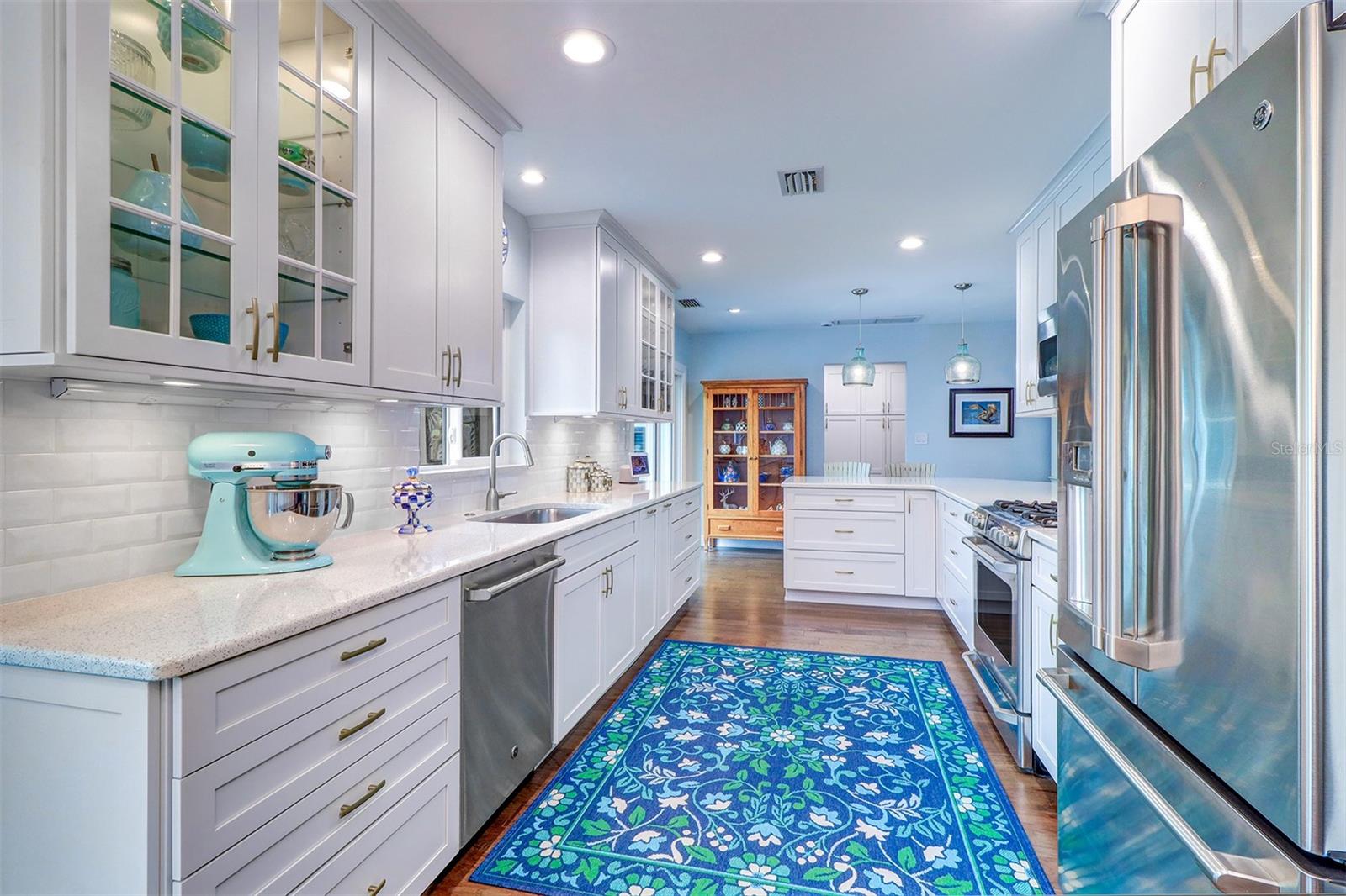 Image 11 of 32 For 6169 1st Avenue N