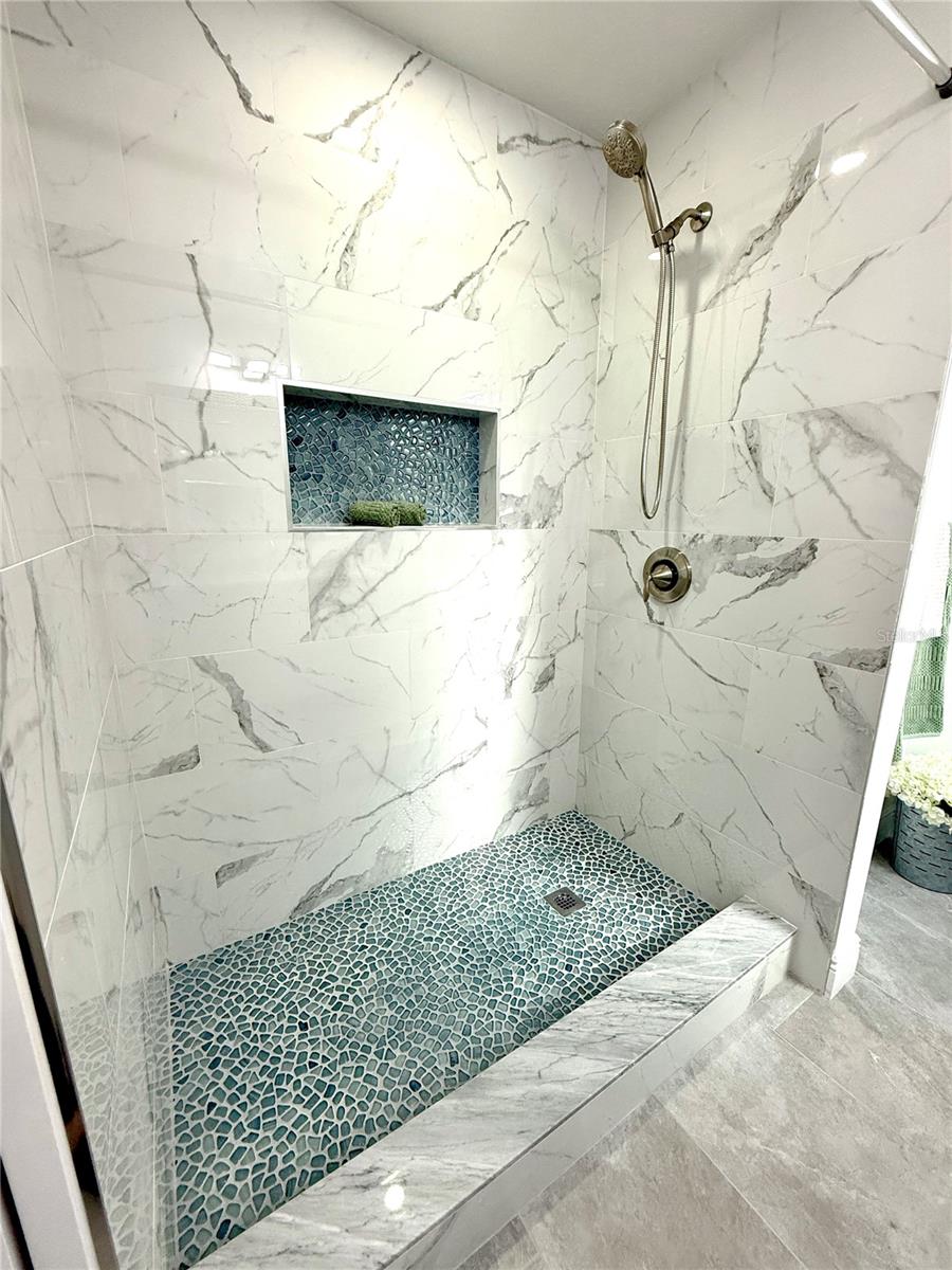 Image 11 of 20 For 6351 Hampton Drive N