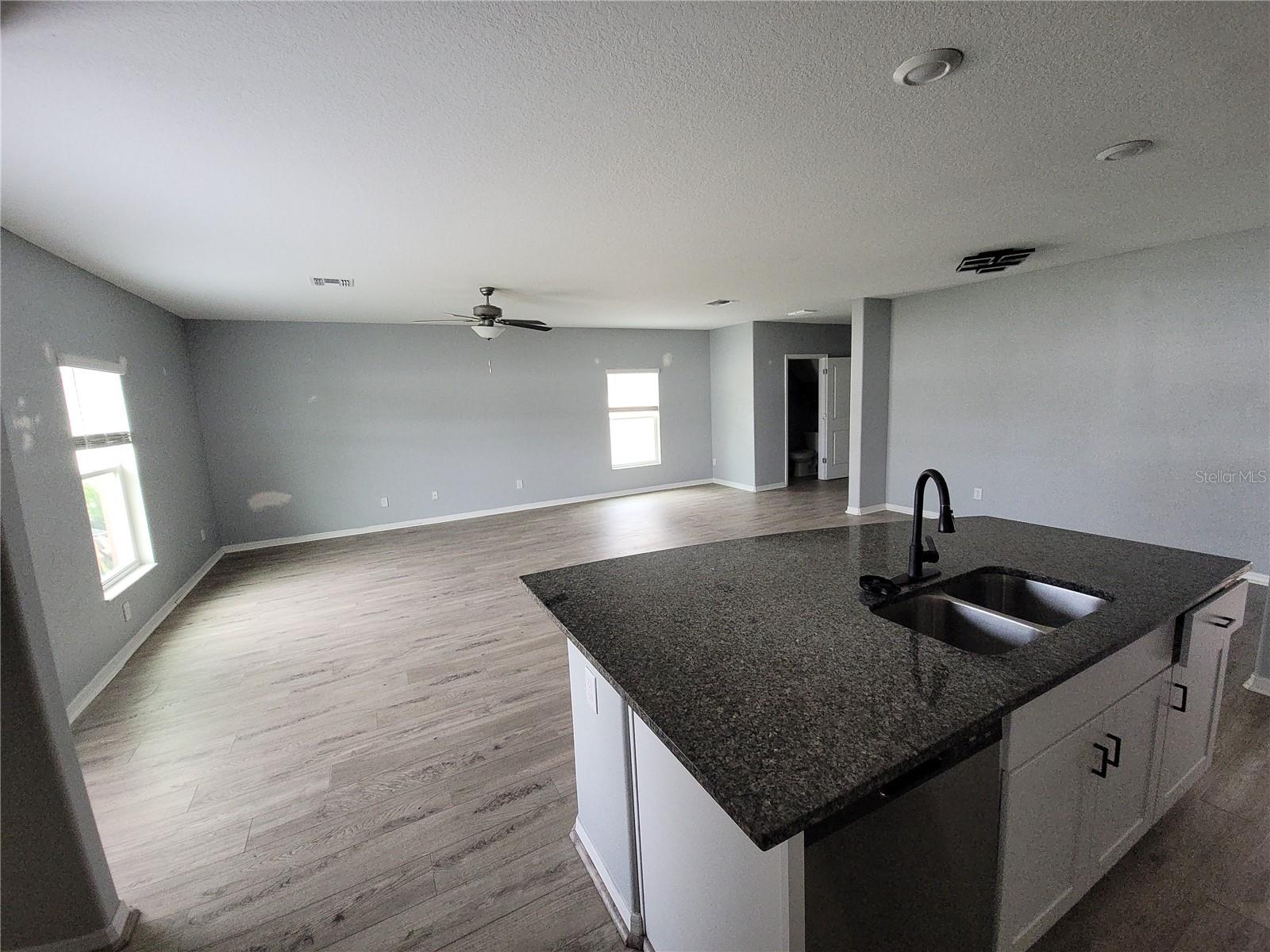 Image 11 of 54 For 688 Argyll Drive