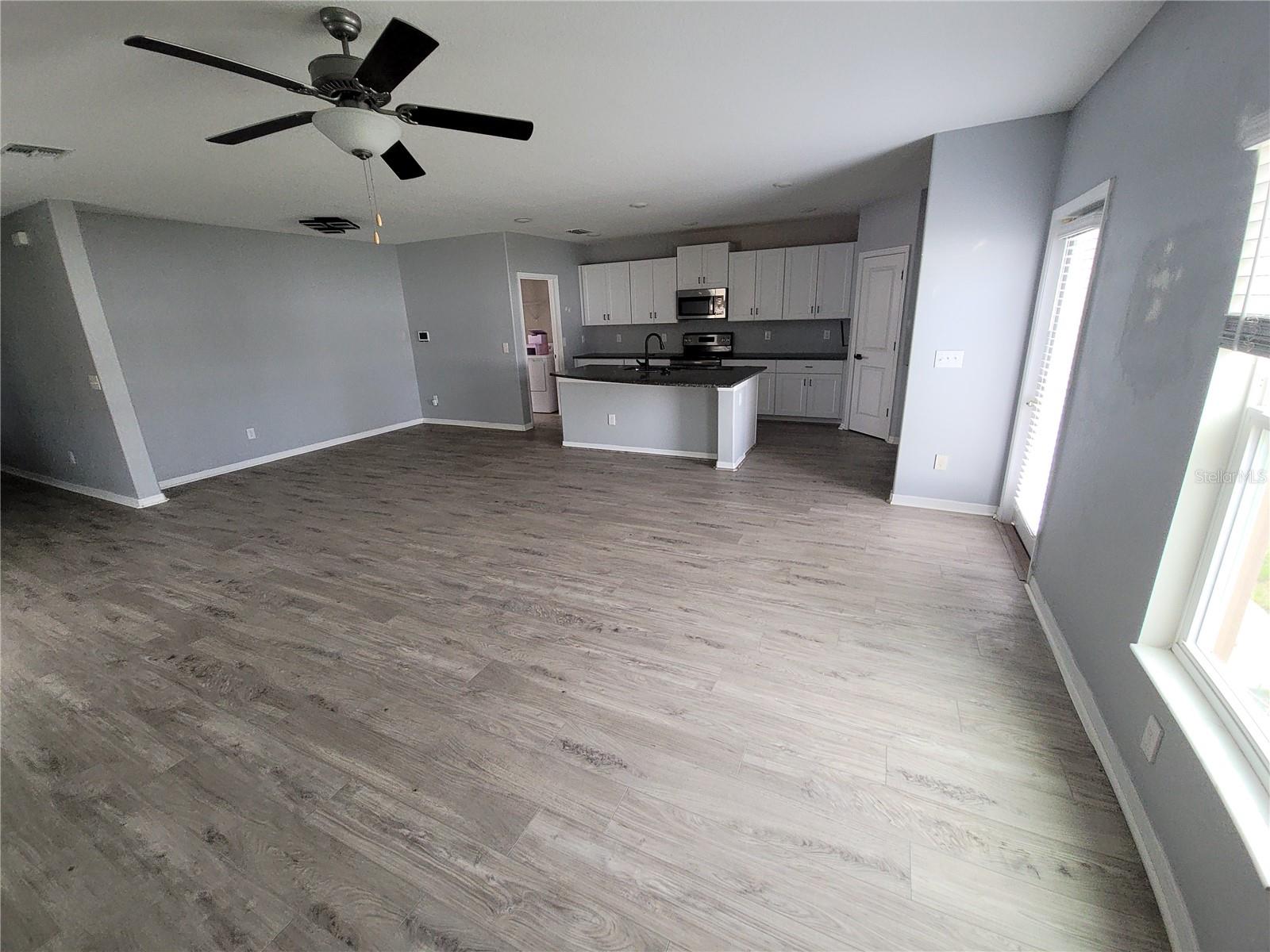 Image 13 of 54 For 688 Argyll Drive