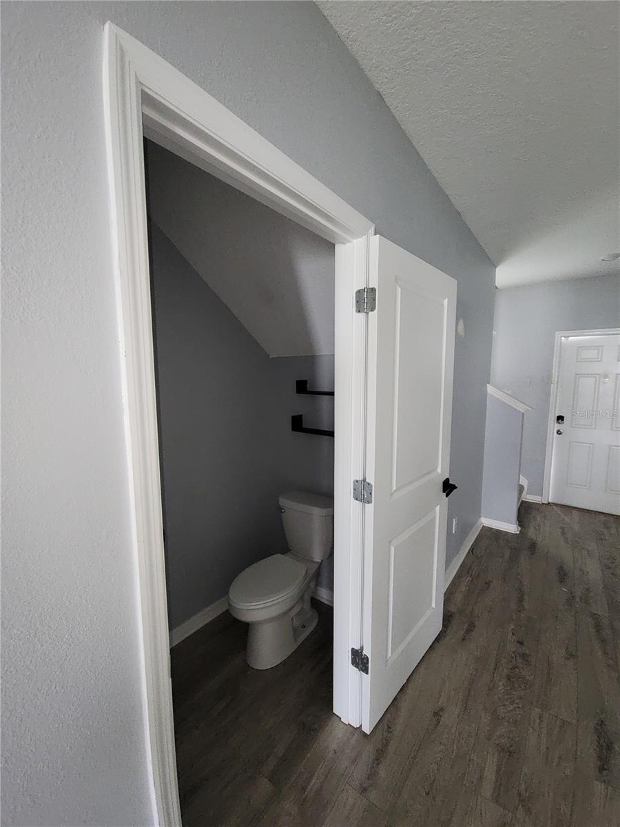 Image 6 of 54 For 688 Argyll Drive