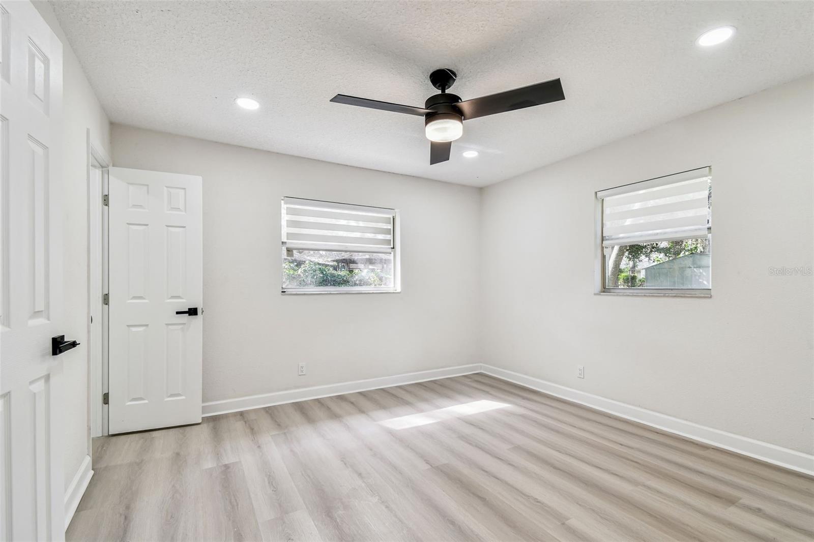 Image 26 of 65 For 14810 30th Street