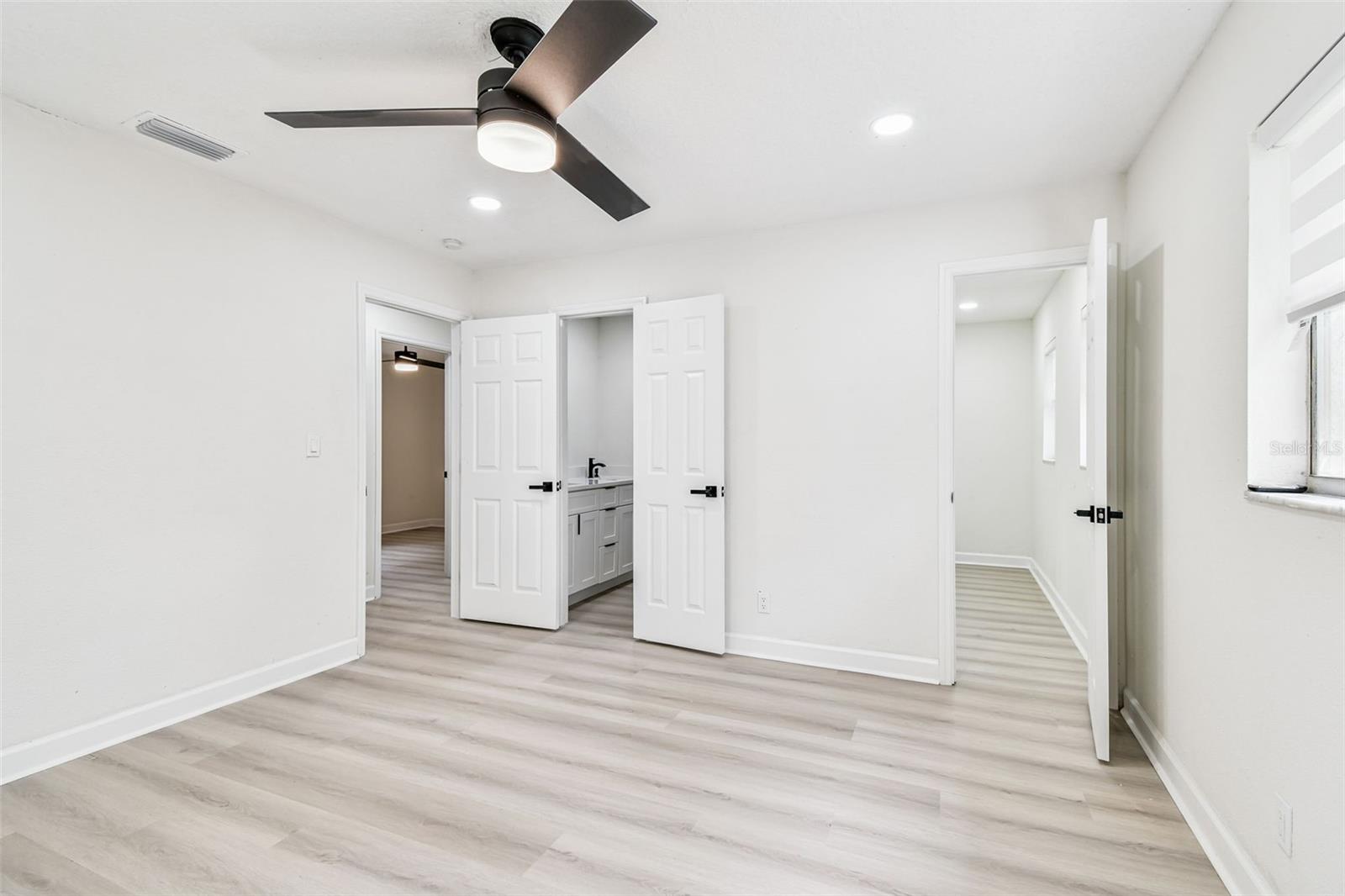 Image 28 of 65 For 14810 30th Street