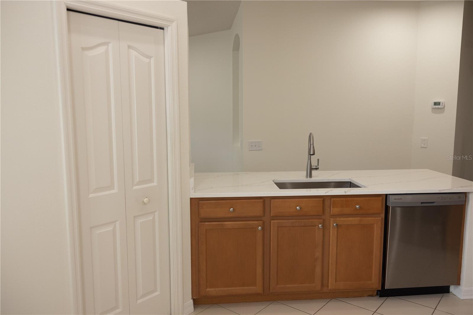 Image 11 of 26 For 8561 Acorn Ridge Court