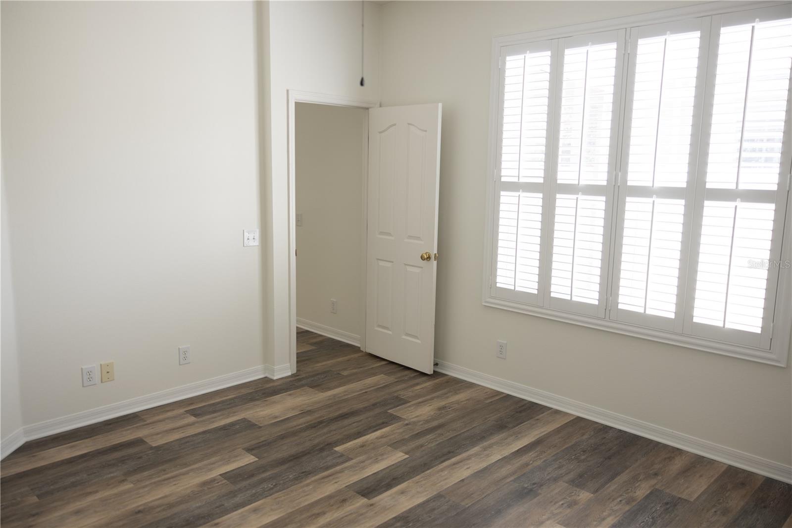 Image 14 of 26 For 8561 Acorn Ridge Court
