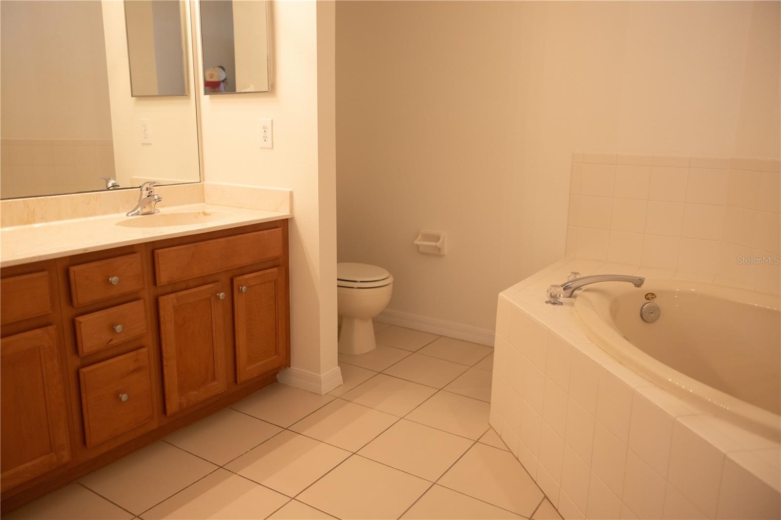 Image 17 of 26 For 8561 Acorn Ridge Court
