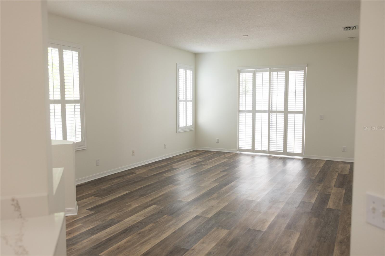 Image 4 of 26 For 8561 Acorn Ridge Court