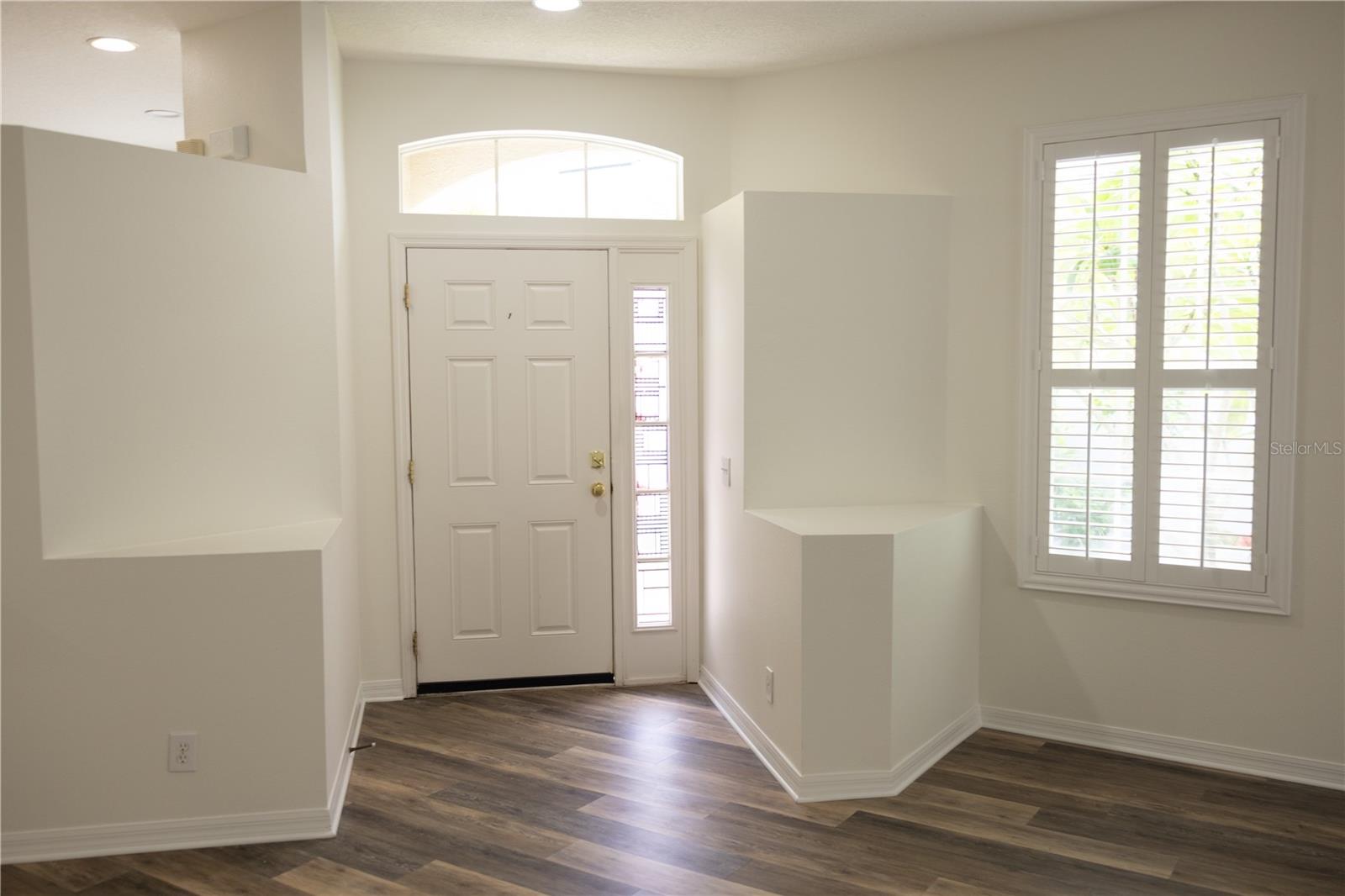 Image 5 of 26 For 8561 Acorn Ridge Court