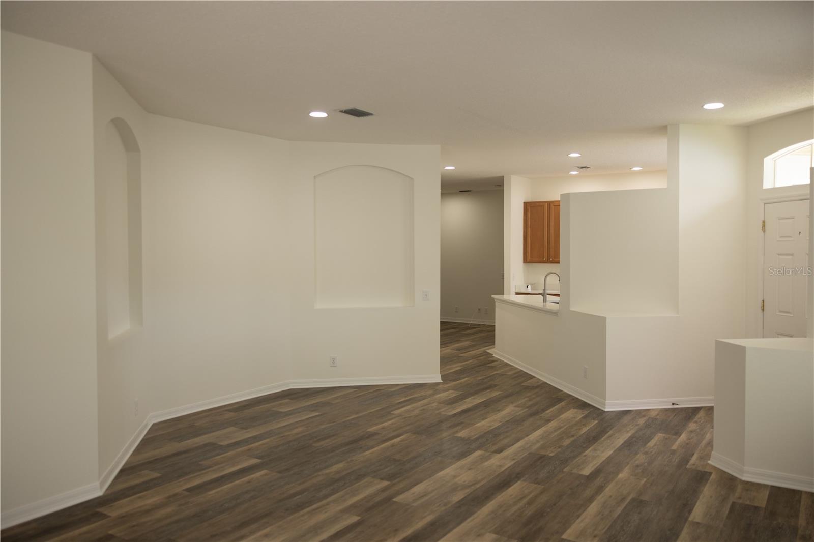 Image 8 of 26 For 8561 Acorn Ridge Court