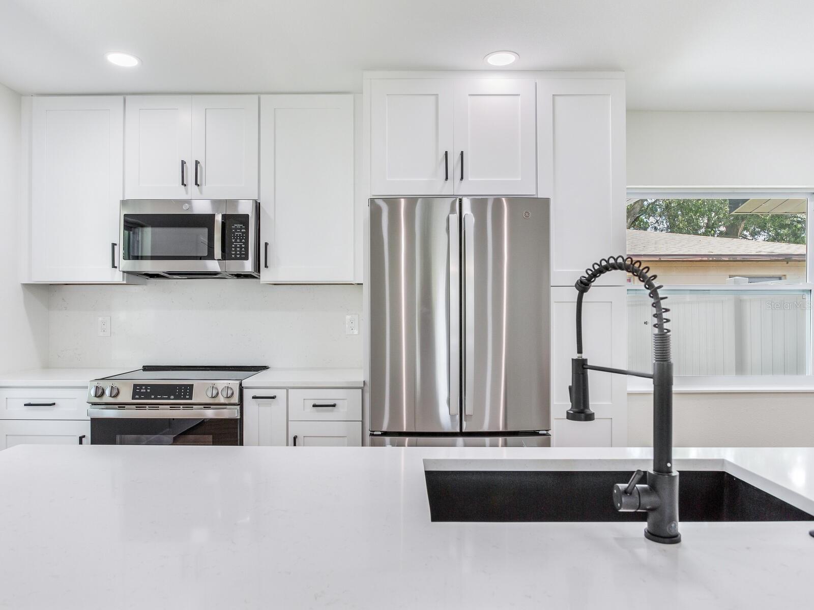 Image 16 of 41 For 2724 Henry Avenue