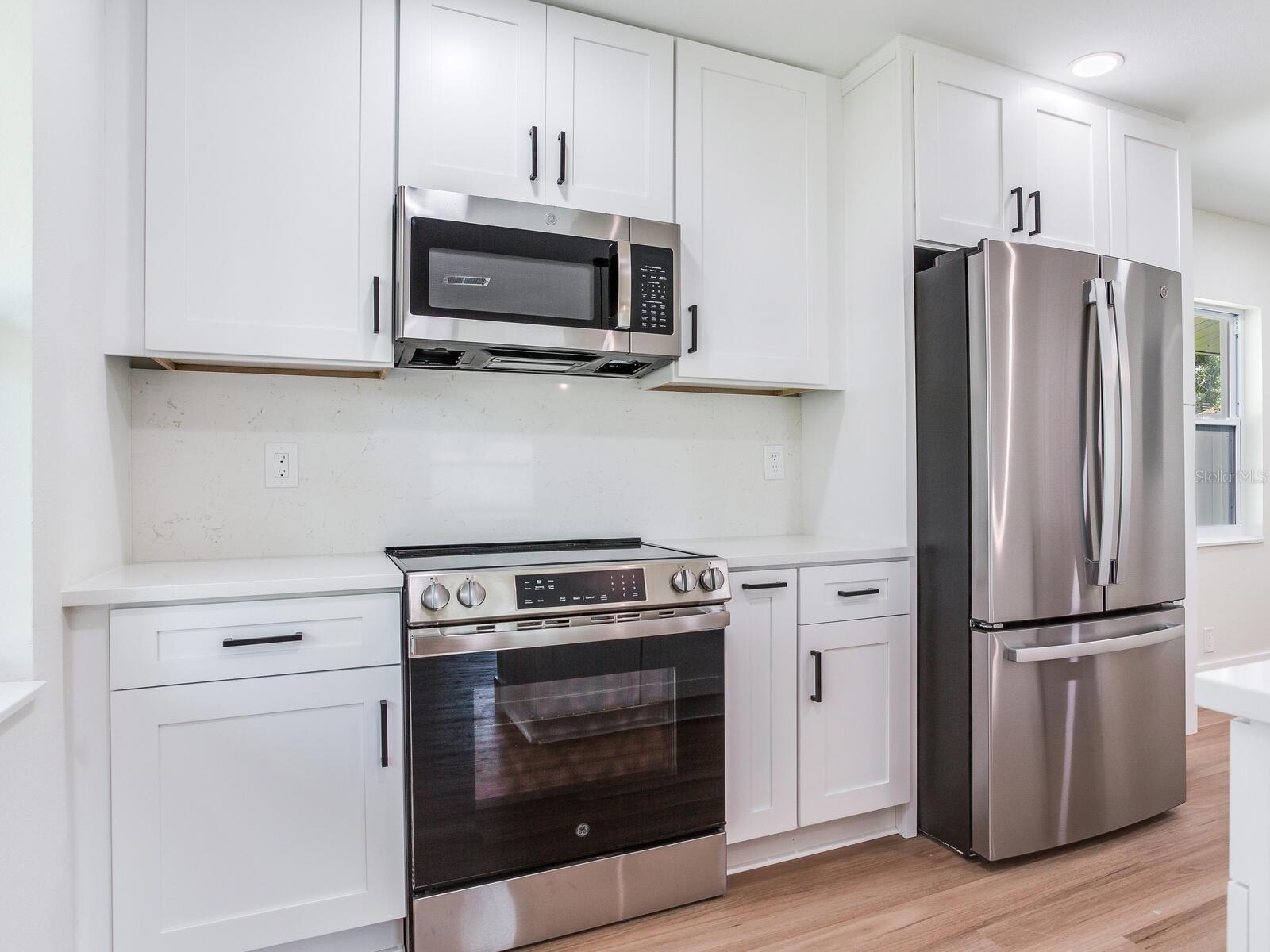 Image 18 of 41 For 2724 Henry Avenue