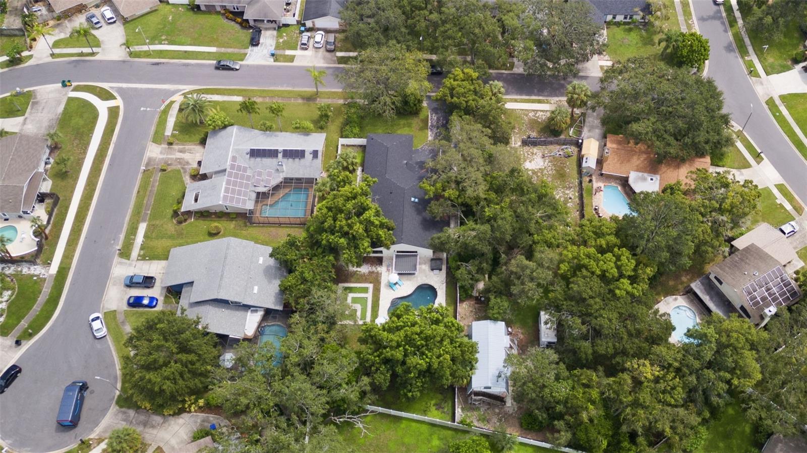 Image 35 of 66 For 445 Wexford Leas Boulevard