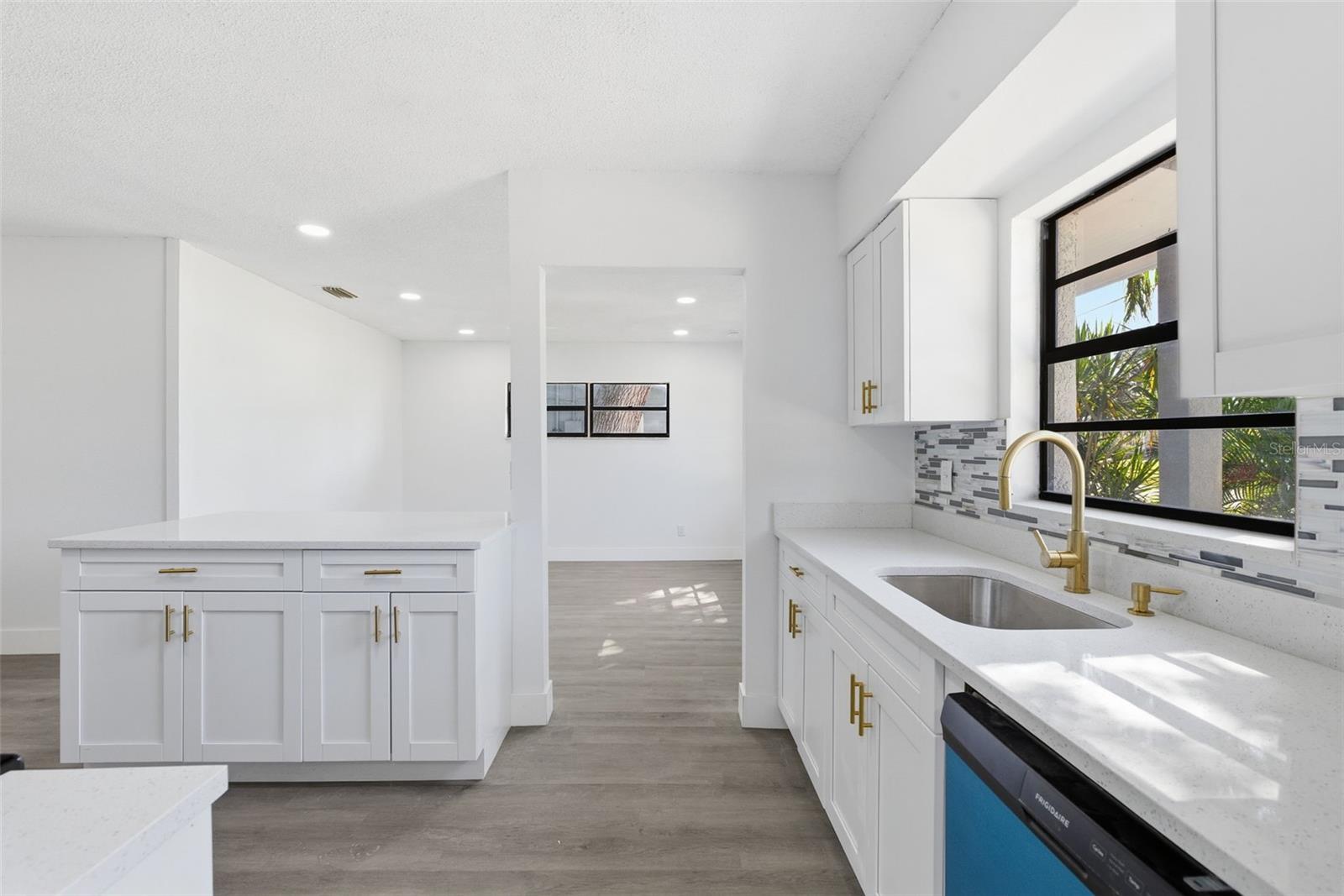 Image 15 of 40 For 7408 Celeste Lane