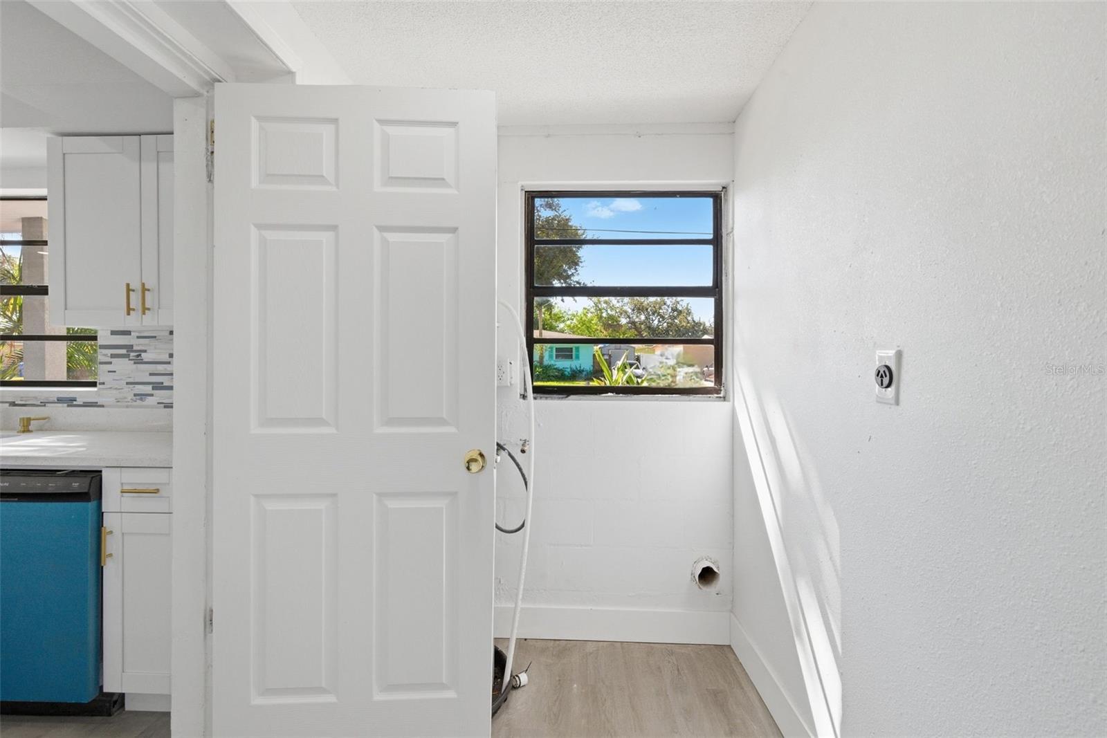 Image 16 of 40 For 7408 Celeste Lane