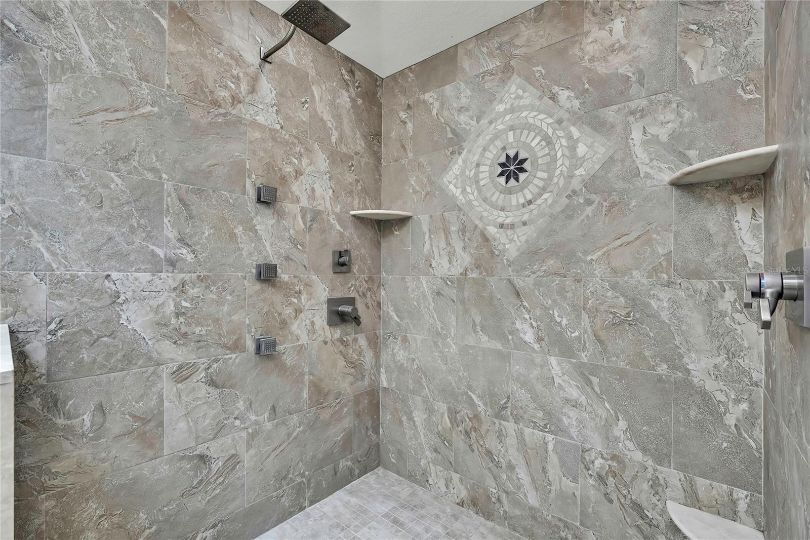 Image 20 of 41 For 5264 Spy Glass Point