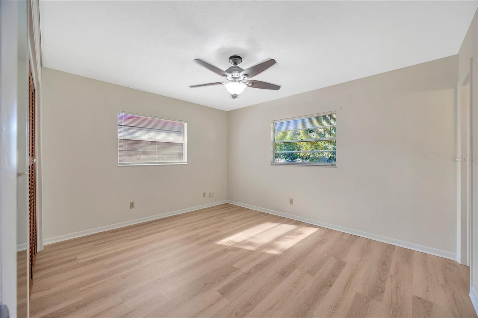 Image 12 of 27 For 4429 Dolphin Drive