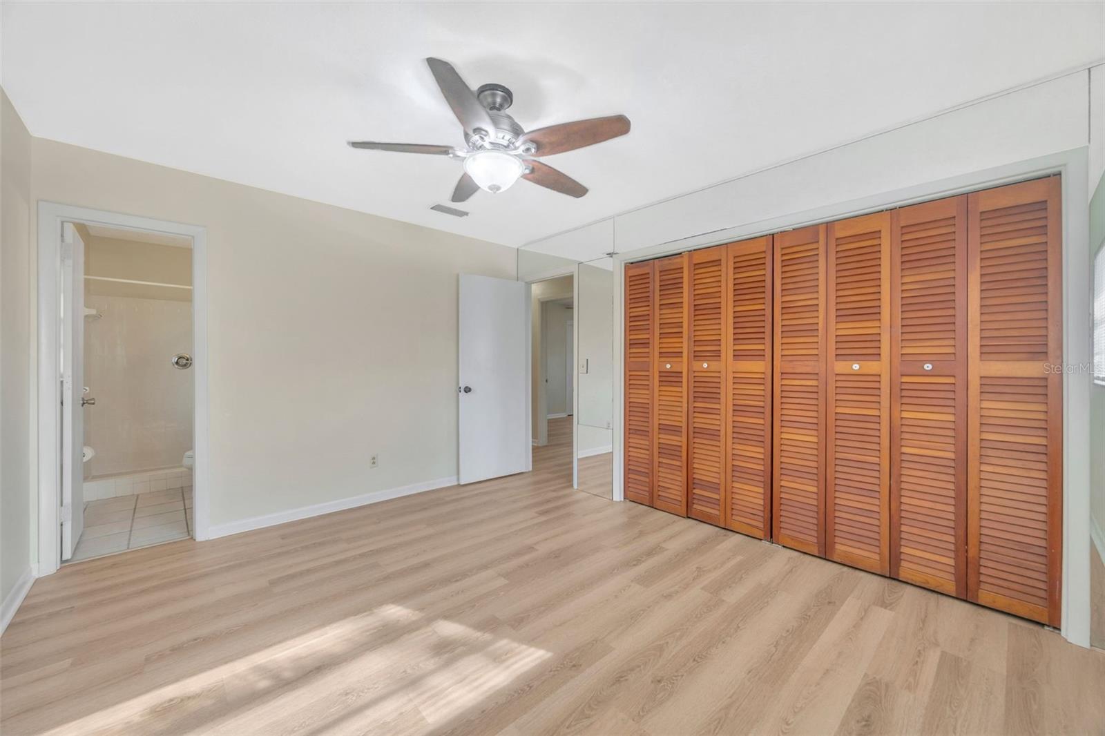 Image 13 of 27 For 4429 Dolphin Drive