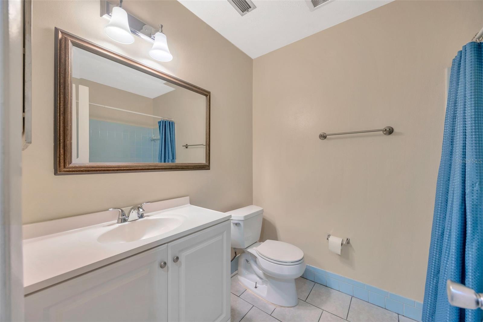 Image 17 of 27 For 4429 Dolphin Drive