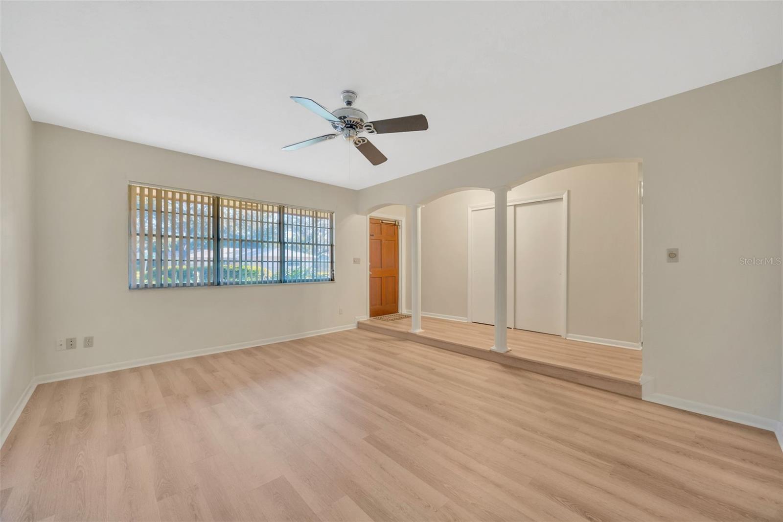 Image 4 of 27 For 4429 Dolphin Drive