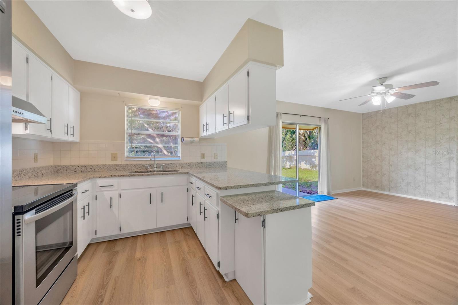 Image 5 of 27 For 4429 Dolphin Drive