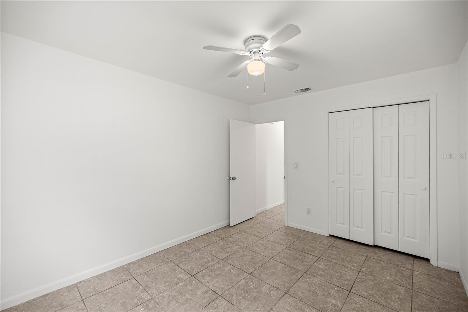 Listing photo id 26 for 323 & 325 Lochview Terrace