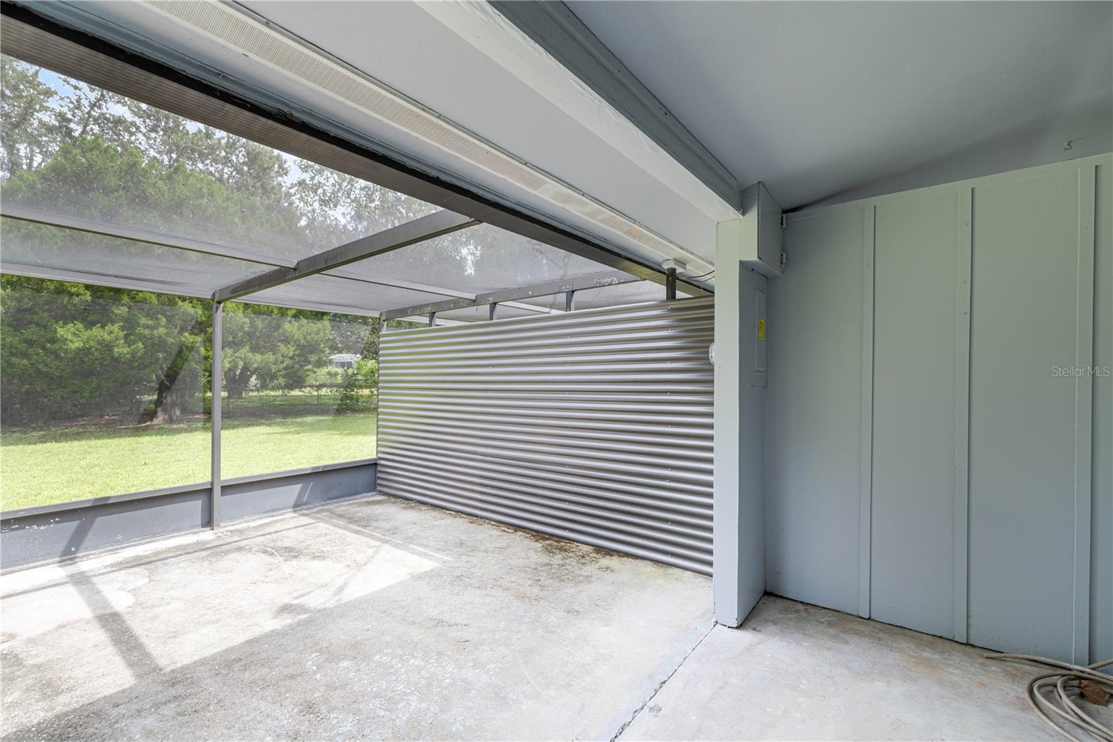 Listing photo id 29 for 323 & 325 Lochview Terrace