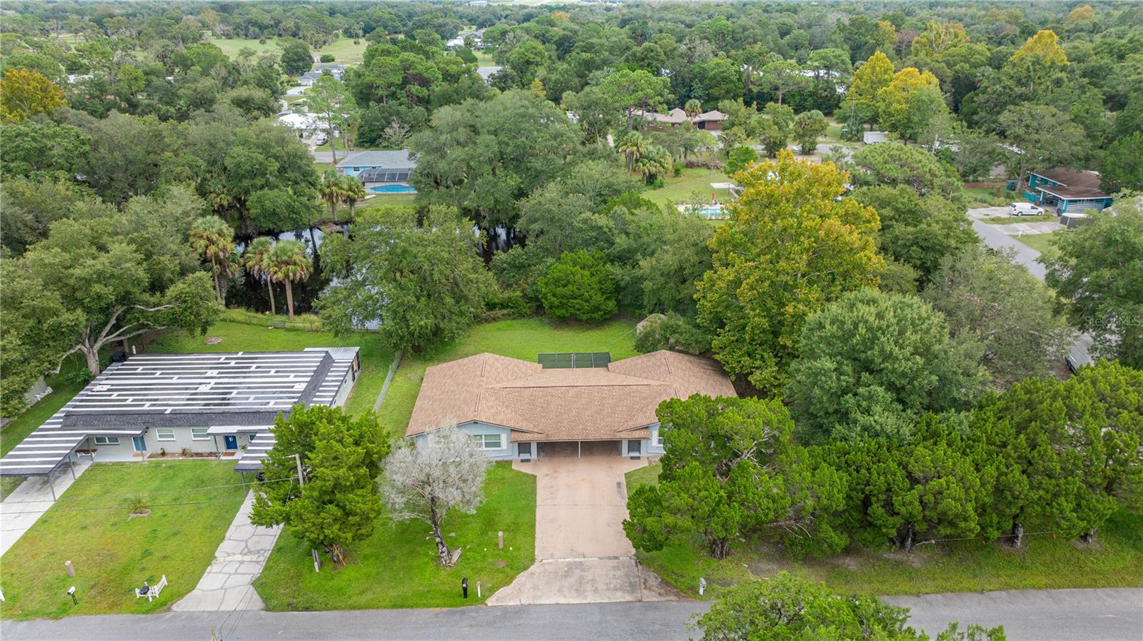 Listing photo id 33 for 323 & 325 Lochview Terrace