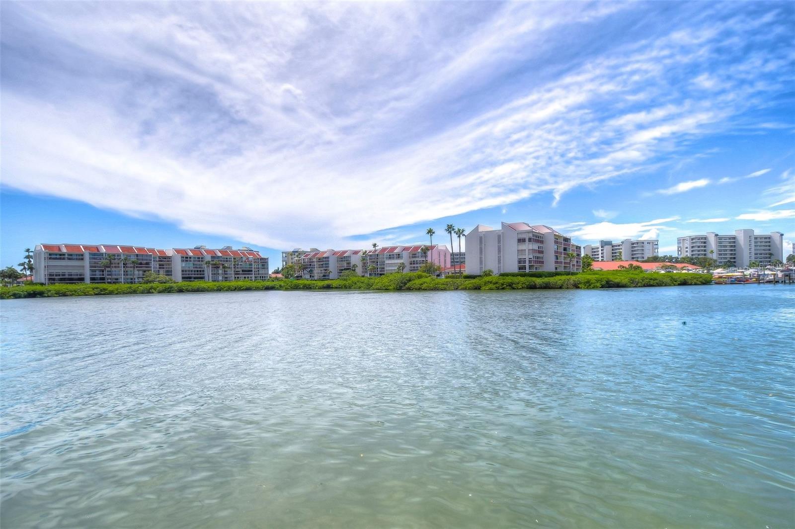 Image 43 of 56 For 7400 Sun Island Drive S 608