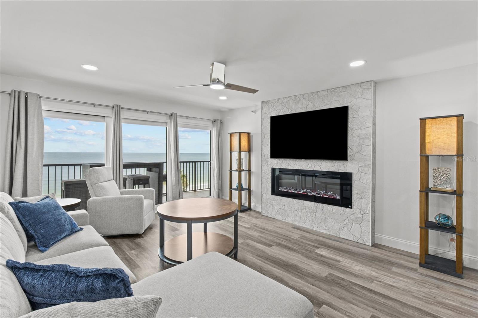 Image 14 of 43 For 14950 Gulf Boulevard 503