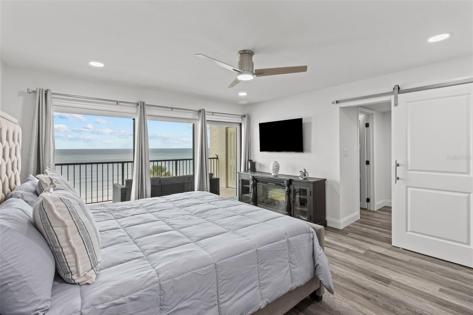 Image 17 of 43 For 14950 Gulf Boulevard 503