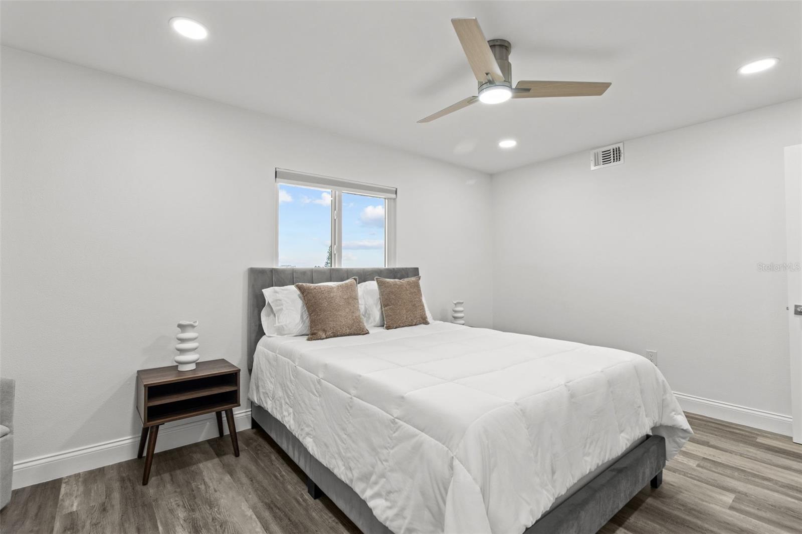 Image 25 of 43 For 14950 Gulf Boulevard 503