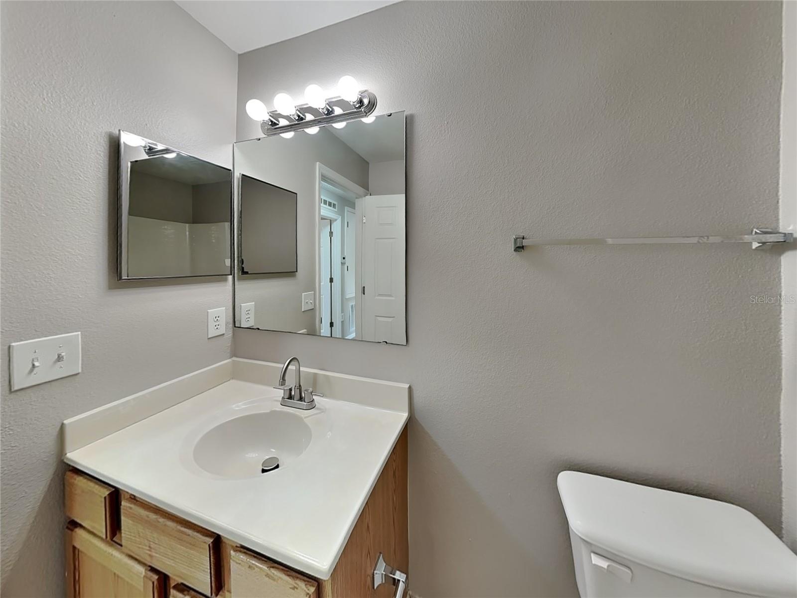 Image 16 of 20 For 12610 Lake Vista Drive