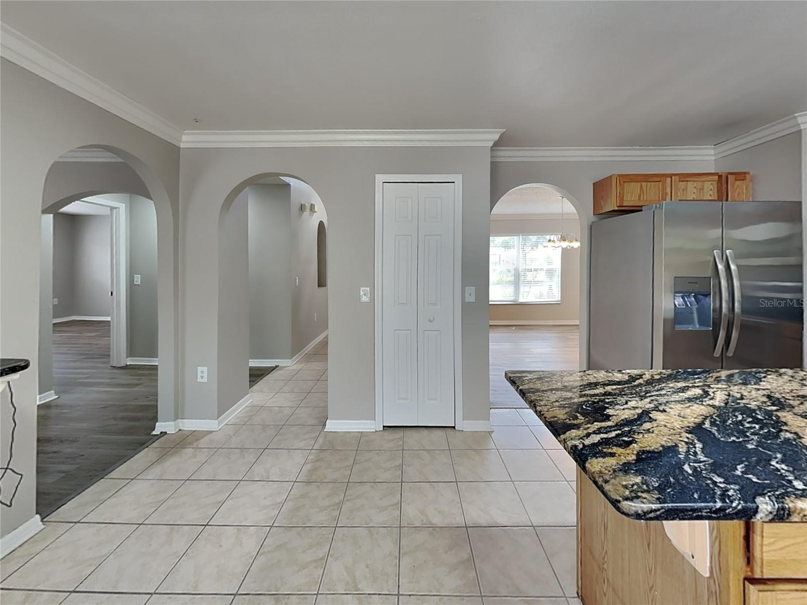 Image 5 of 20 For 12610 Lake Vista Drive