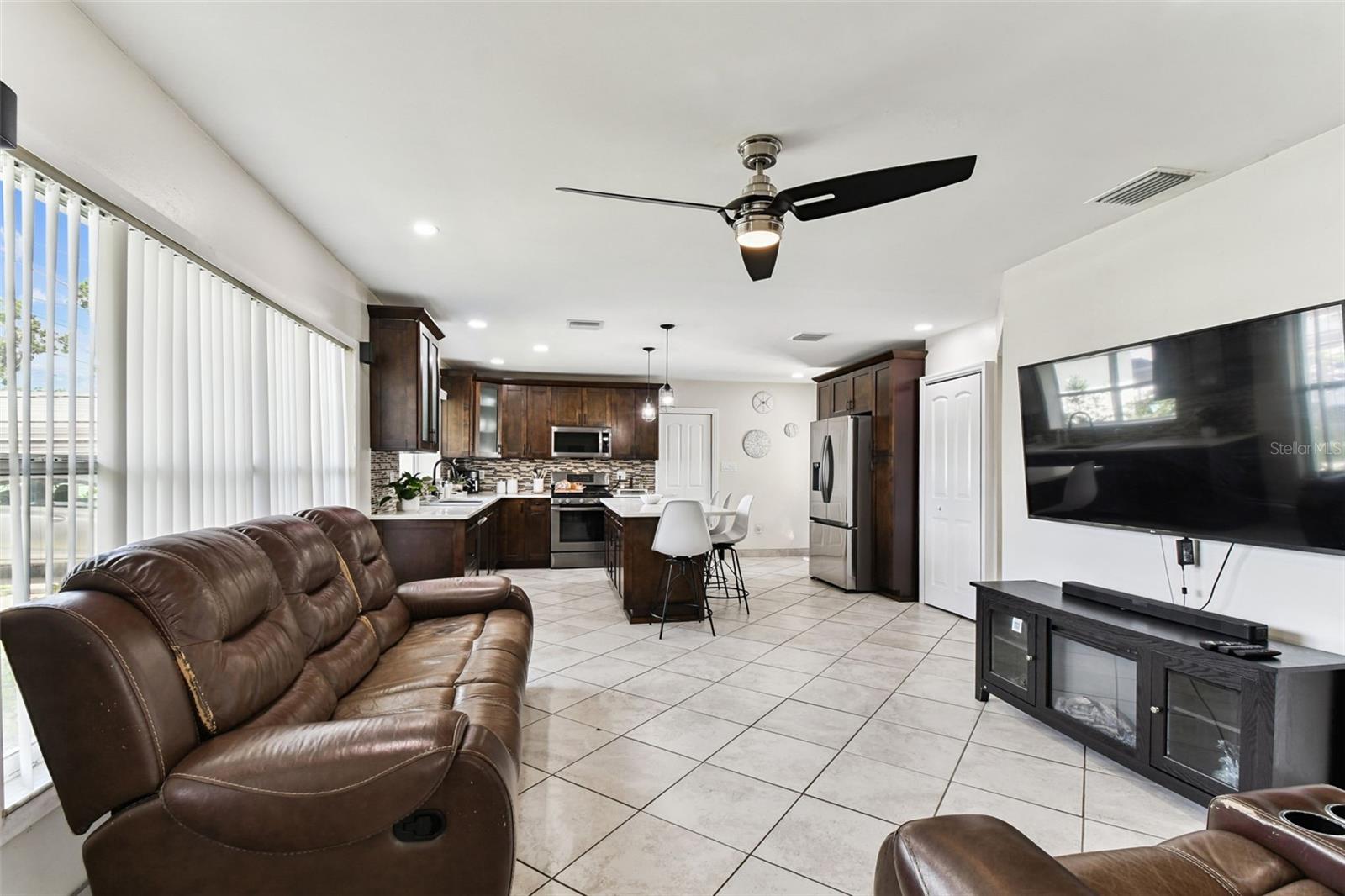 Image 11 of 45 For 2916 Clifton Street