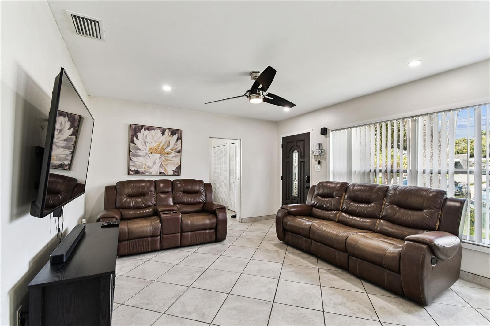 Image 12 of 45 For 2916 Clifton Street