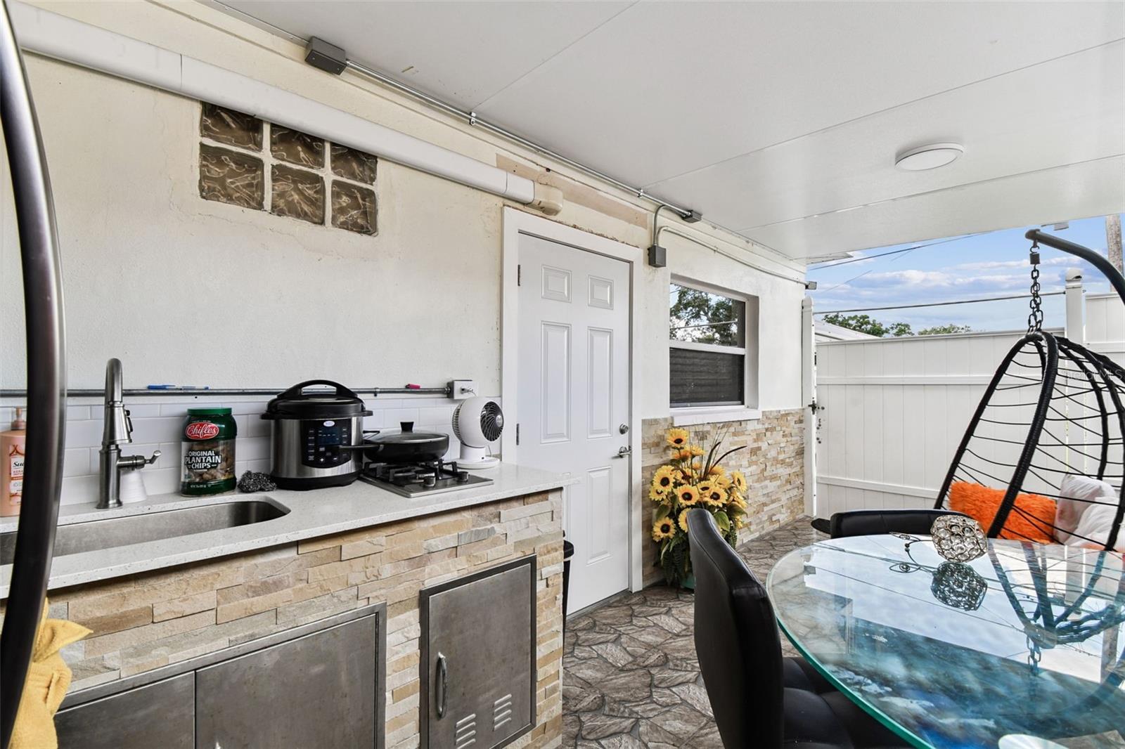 Image 32 of 45 For 2916 Clifton Street