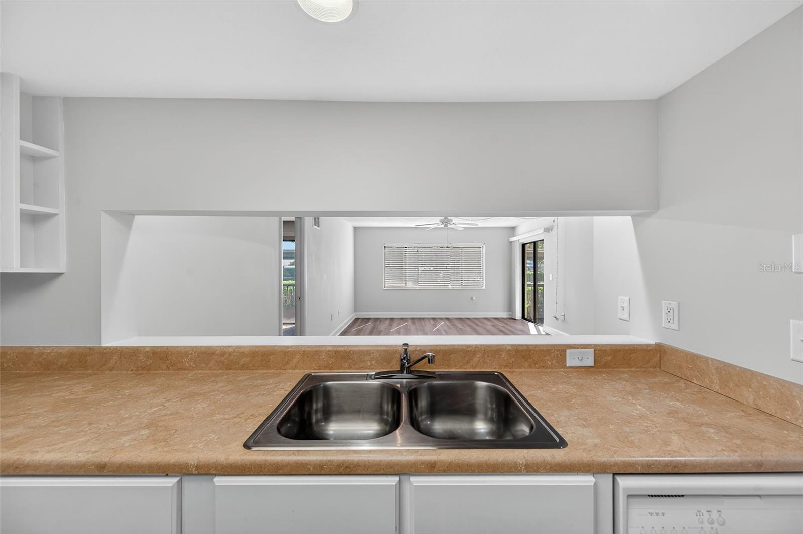 Image 12 of 54 For 2595 Countryside Boulevard 8106