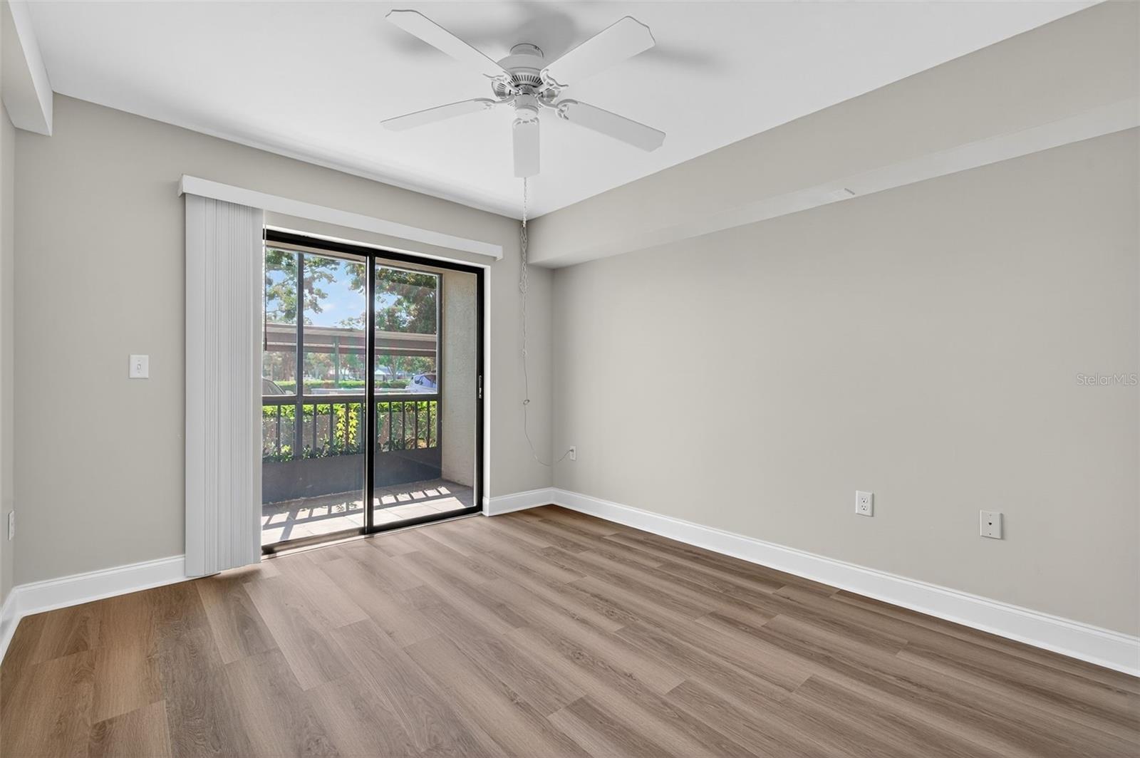 Image 22 of 54 For 2595 Countryside Boulevard 8106