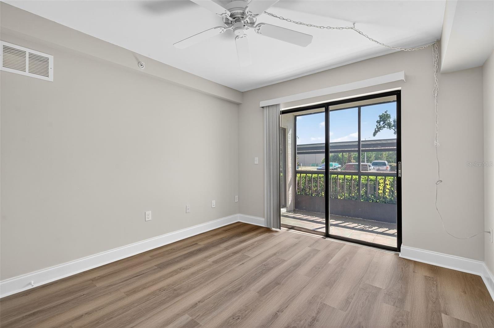 Image 32 of 54 For 2595 Countryside Boulevard 8106