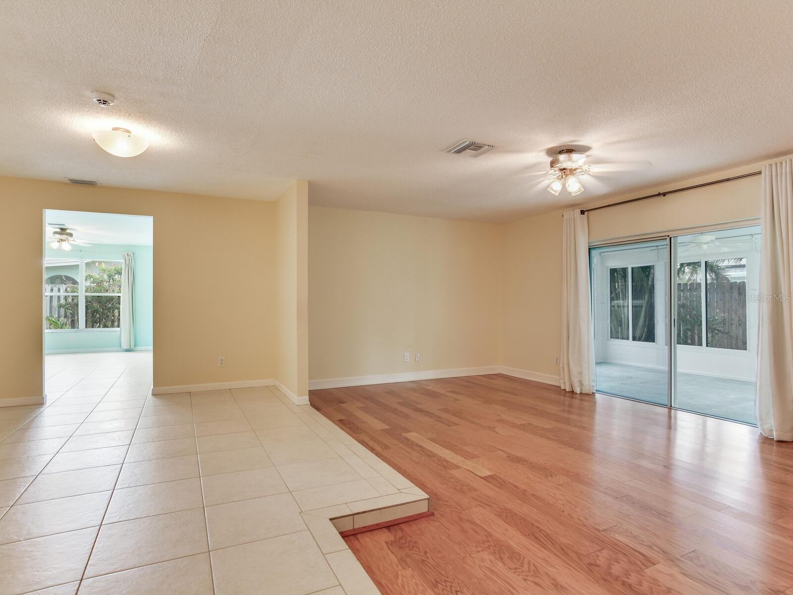 Image 10 of 39 For 8893 118th Street