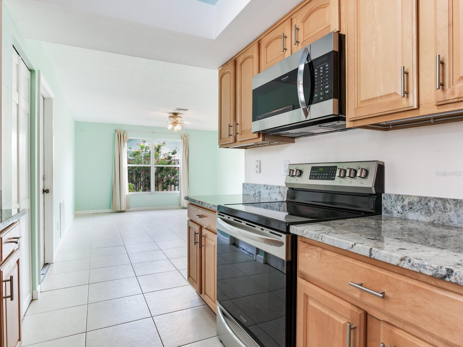 Image 14 of 39 For 8893 118th Street