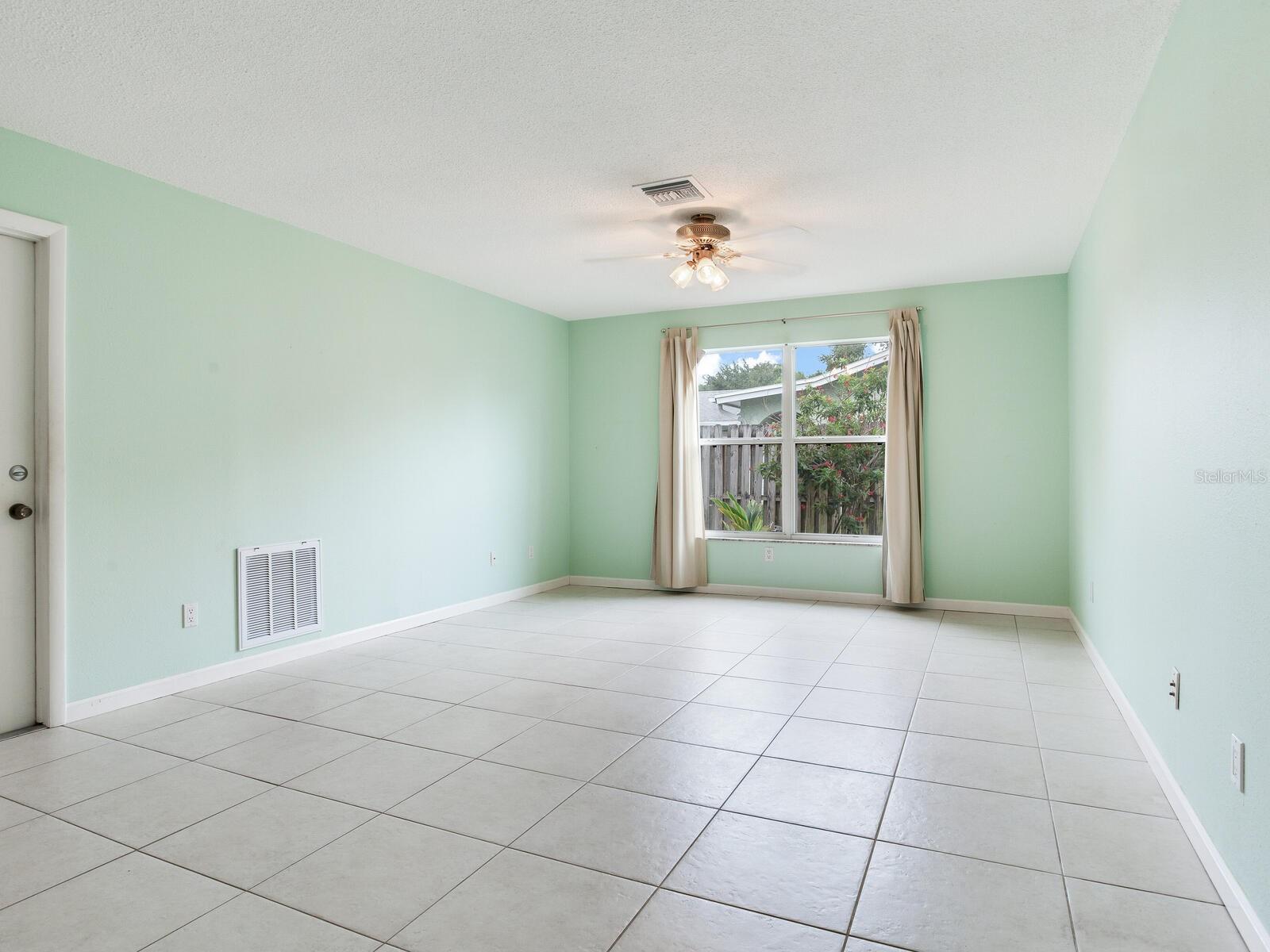 Image 17 of 39 For 8893 118th Street