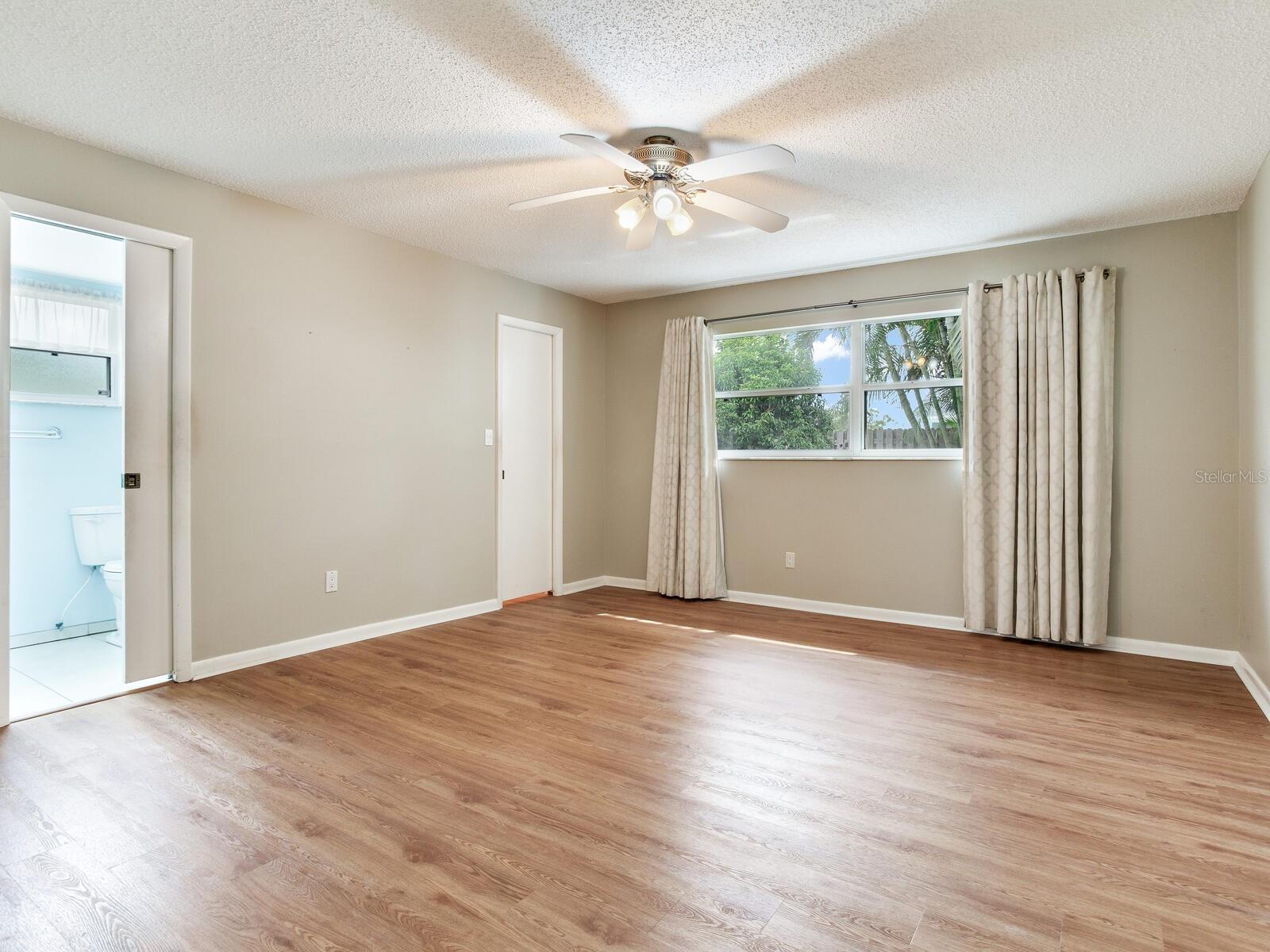 Image 20 of 39 For 8893 118th Street
