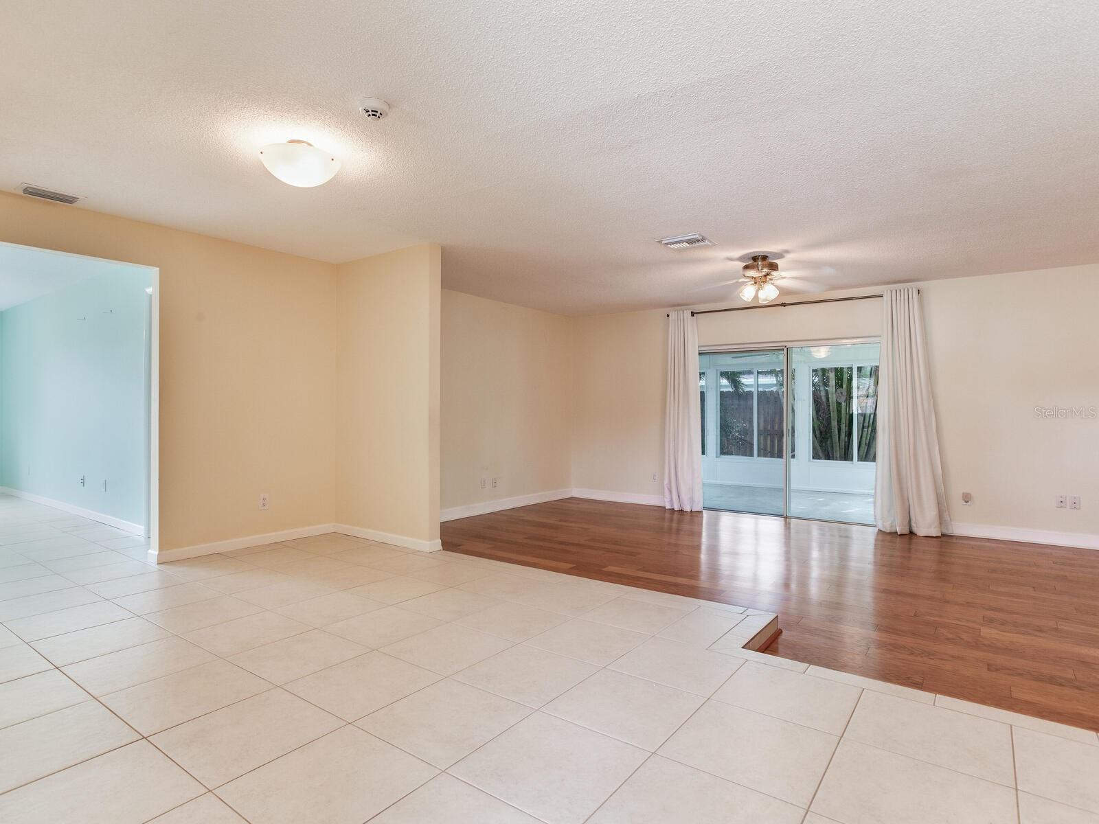 Image 4 of 39 For 8893 118th Street