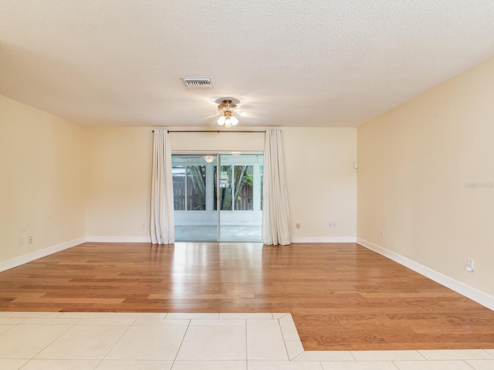 Image 5 of 39 For 8893 118th Street