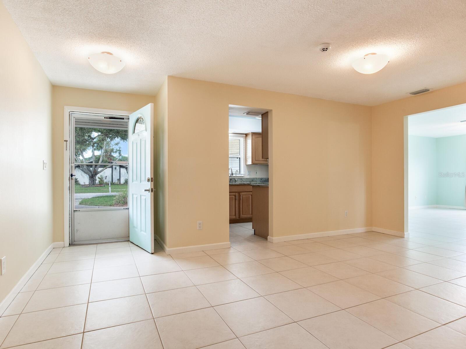 Image 7 of 39 For 8893 118th Street