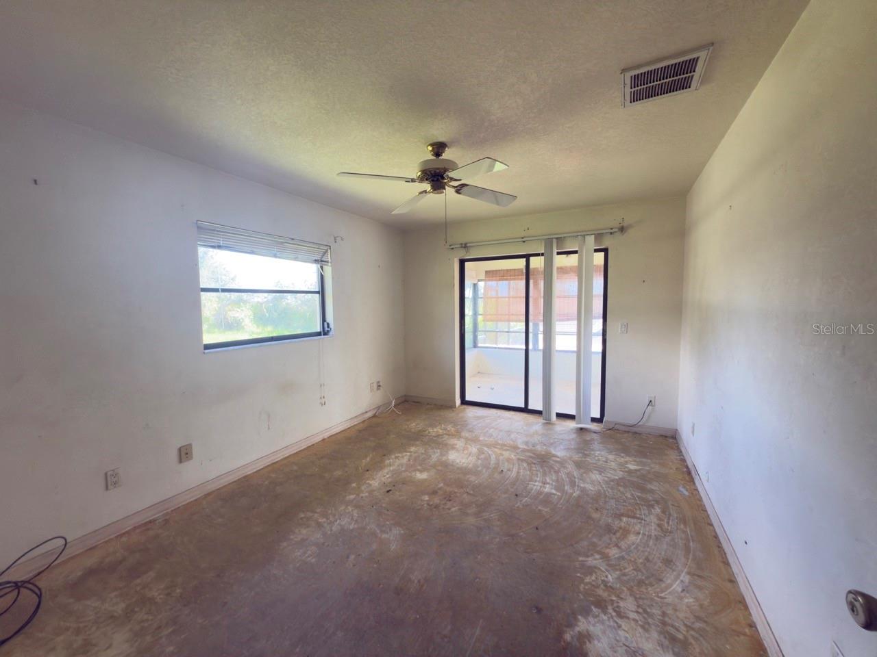 Image 12 of 37 For 155 Summerset Drive