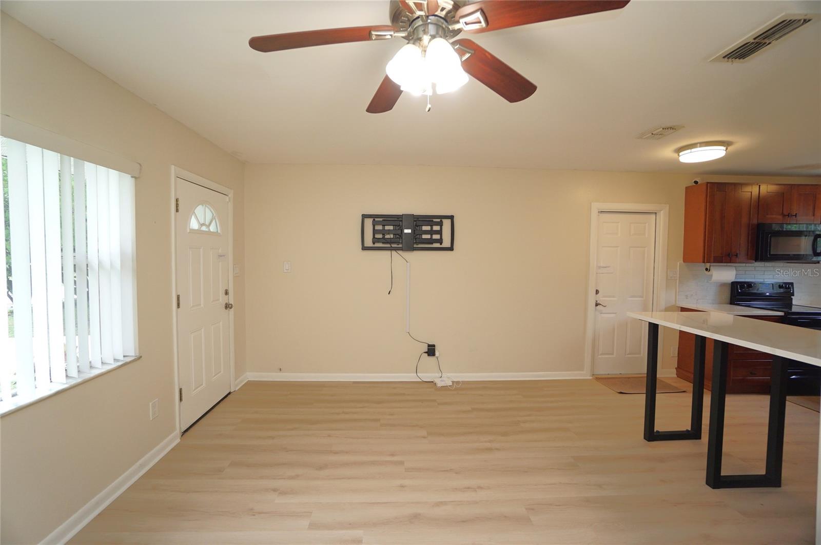 Image 6 of 19 For 3209 Wallace Avenue